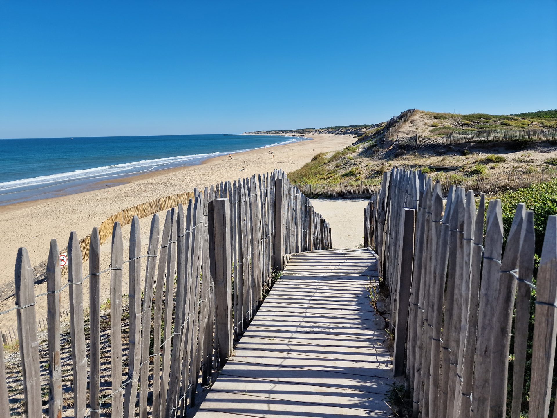 Accès Direct aux Pistes et Plage